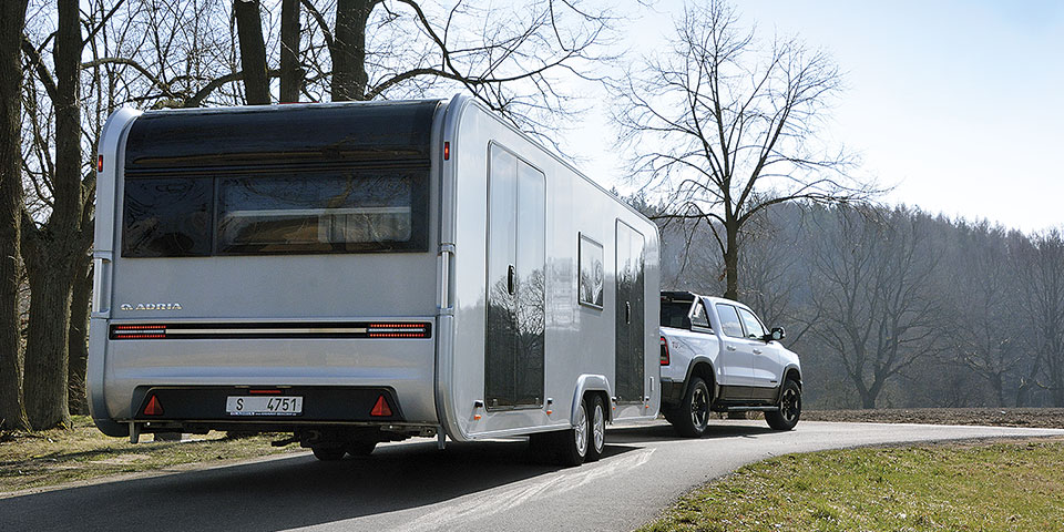 Dodge RAM 1500 Rebel a Adria Astella 704 HP