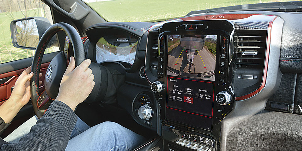 Dodge RAM 1500 Rebel a Adria Astella 704 HP