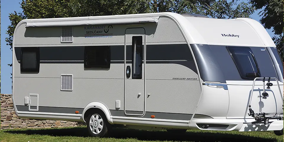 Hobby Excellent Edition 545 KMF a Subaru Outback 2,5i Touring